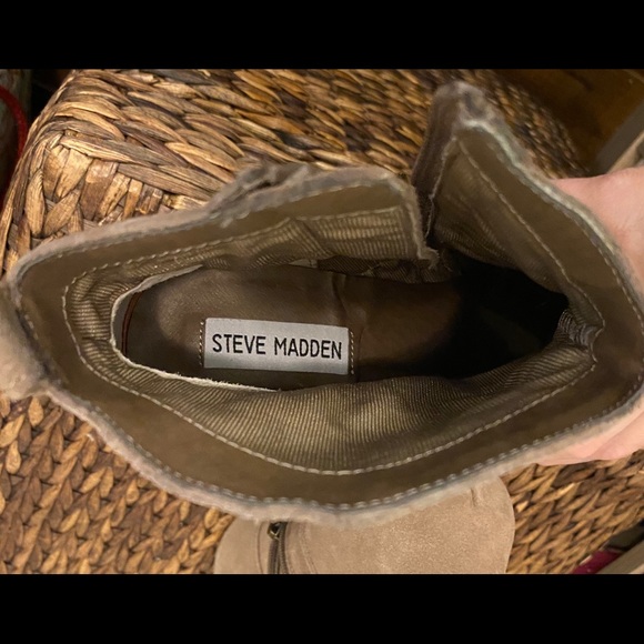 Like new! I’ve only worn these boots one time. - Picture 5 of 6